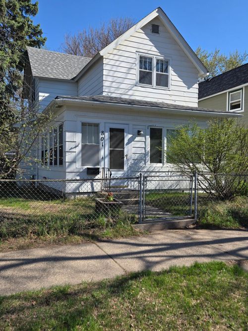 801 26th Ave Ne, Minneapolis, MN, 55418-2803 | Card Image