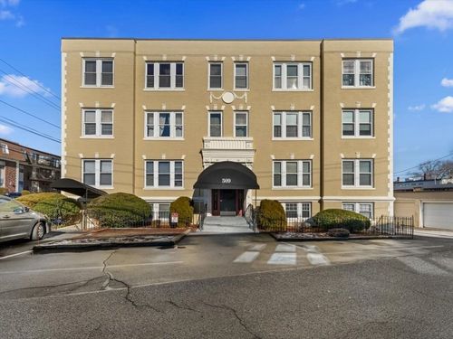 1-4-509 Pleasant St, Melrose, MA, 02176-4533 | Card Image
