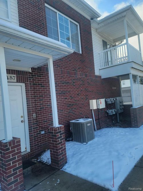 5457 Twin Oaks Dr, Sterling Heights, MI, 48314-3157 | Card Image