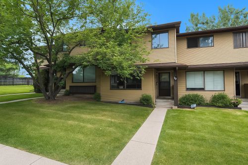 19-380 Bermuda Dr Nw, Calgary, AB, T3K2B2 | Card Image