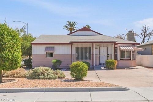 427 S 16th St, Las Vegas, NV, 89101-5215 | Card Image