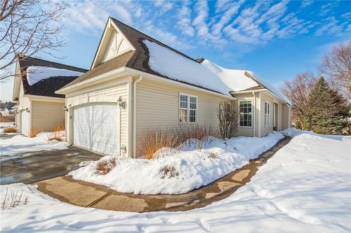 1042 Chapelhill Dr, Victor, NY, 14564-1524 | Card Image