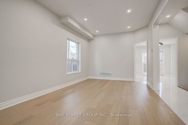 7 Debonair St, House attached with 4 bedrooms, 4 bathrooms and 2 parking in Richmond Hill ON | Image 10