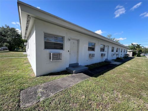 apt-1-1995 Ne 167th St, North Miami Beach, FL, 33162-3161 | Card Image