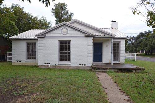 202 S Porter St, Lampasas, TX, 76550-2559 | Card Image
