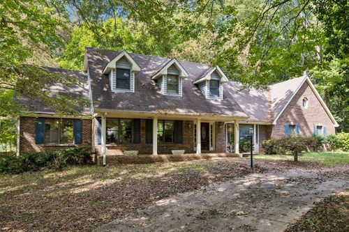 805 Shady Bluff Trl, Clarksville, TN, 37043-5928 | Card Image