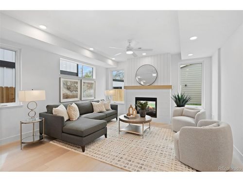 2137 S Sherman St, Denver, CO, 80210-4412 | Card Image