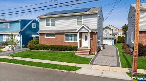 813 Morton St, East Rutherford, NJ, 07073-1640 | Card Image