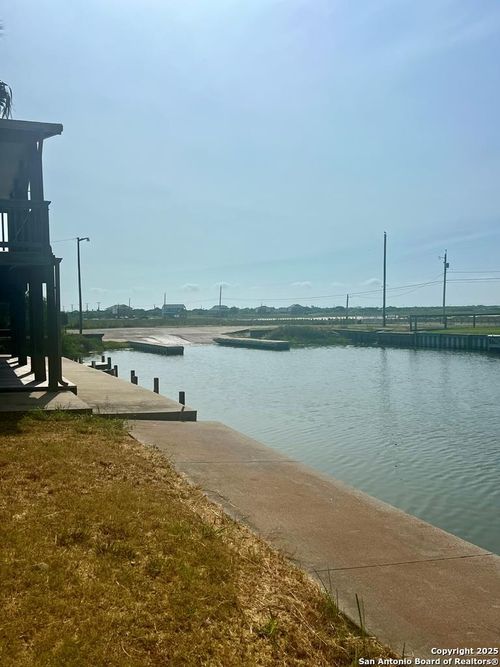 61 Channelview Rd, Rockport, TX, 78382-9354 | Card Image