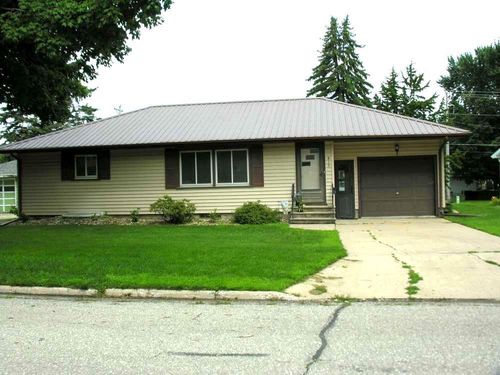 415 Pine St, Osage, IA, 50461-1136 | Card Image