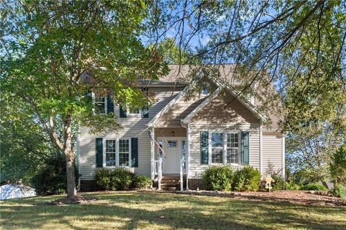 816 Newington Dr, Clemmons, NC, 27012-8672 | Card Image