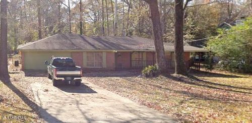865 Fairfax Cir, Jackson, MS, 39211-4241 | Card Image
