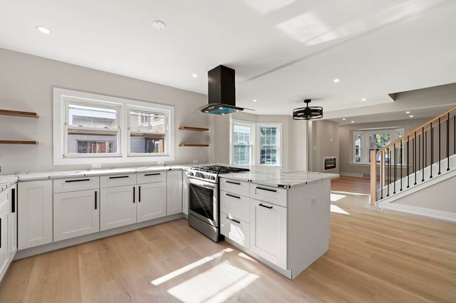 9807 S Ridgeway Ave, House other with 3 bedrooms, 3 bathrooms and 1 parking in Evergreen Park IL | Image 11