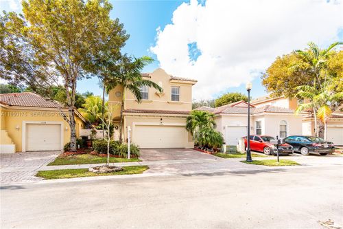 1128 Ne 39th Ave, Homestead, FL, 33033-5925 | Card Image