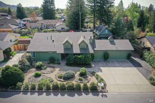 178 Barrio Way, Windsor, CA, 95492-9116 | Card Image
