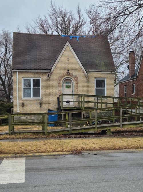 633 E 153rd St, Phoenix, IL, 60426-2601 | Card Image