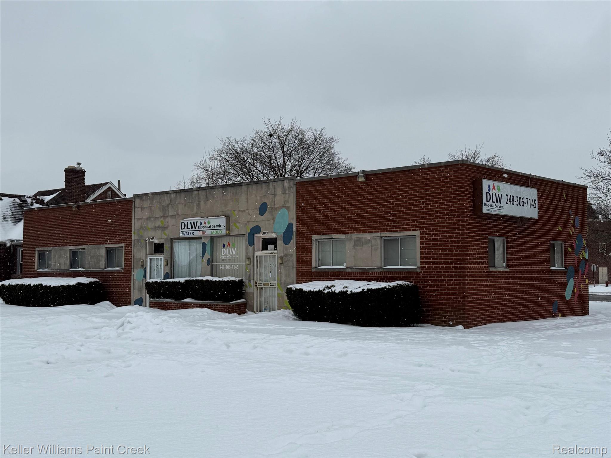 10575 Morang Dr, Detroit, MI 48224