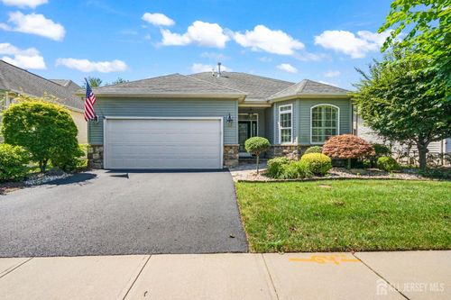 37 Vineyard Ct, Monroe, NJ, 08831-5300 | Card Image