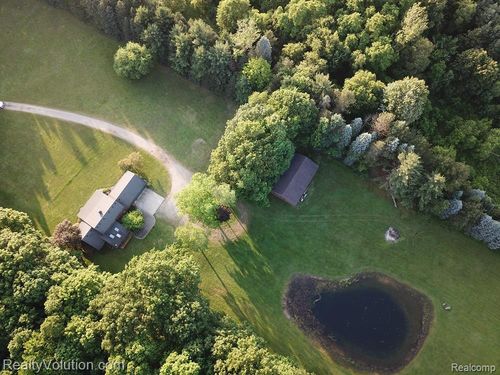 1955 Misty Meadow Ln, Lapeer, MI, 48446-9403 | Card Image