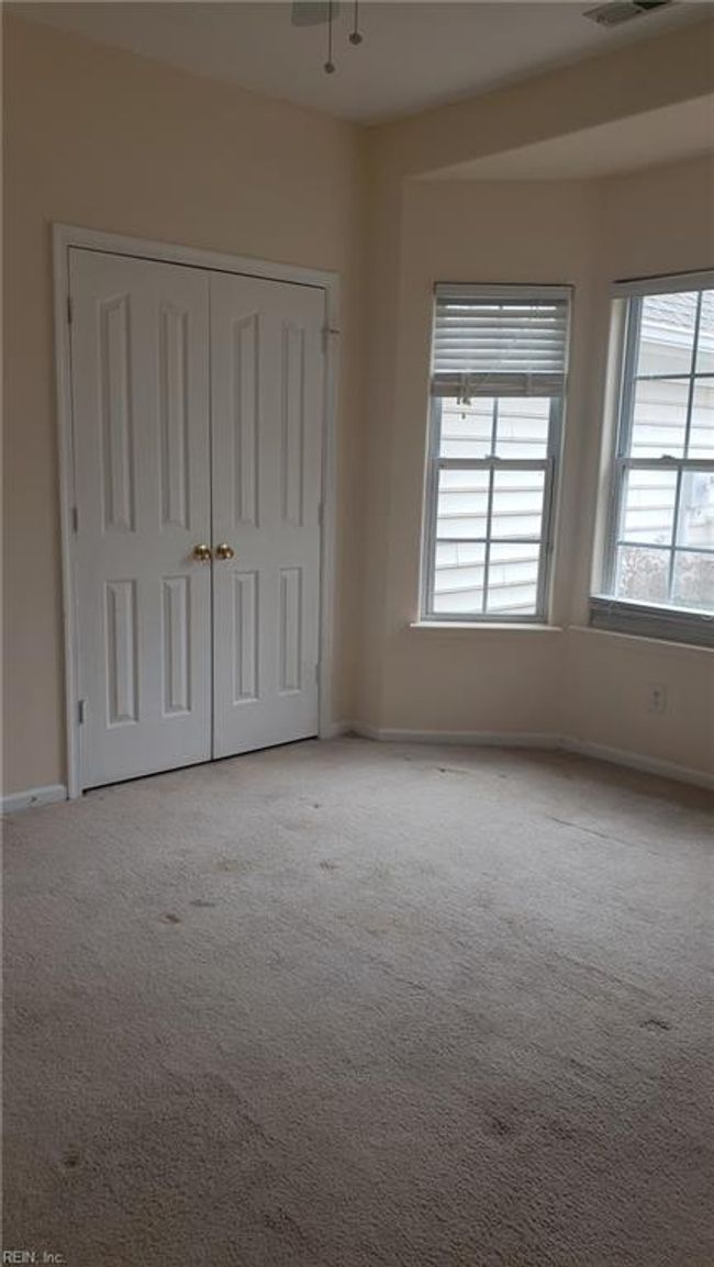 1013 Point Way, House attached with 3 bedrooms, 2 bathrooms and null parking in Carrollton VA | Image 5