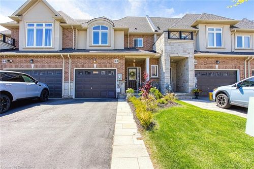 42 Pinot Cres, Stoney Creek, ON, L8E0J8 | Card Image