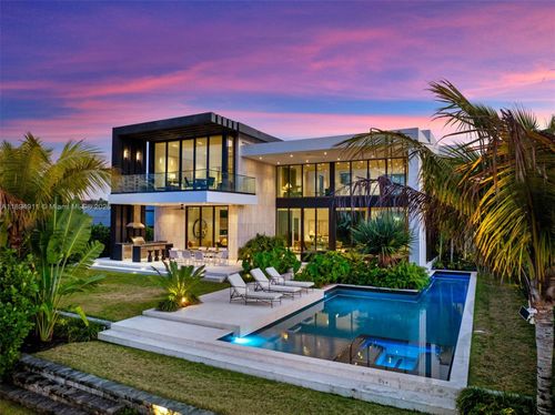 478 Tamarind Dr, Hallandale Beach, FL, 33009-6542 | Card Image