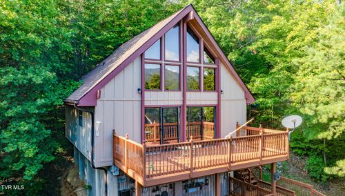 179 Woodhaven Dr, Hampton, TN, 37658-3567 | Card Image