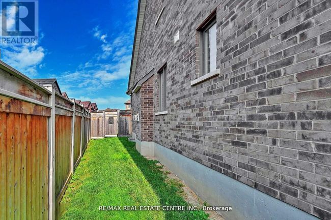 92 Holt Drive, House other with 3 bedrooms, 4 bathrooms and 5 parking in New Tecumseth (Alliston) ON | Image 37