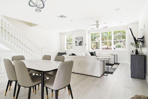 4-750 Millbrae Ct, West Palm Beach, FL, 33401-8488 | Card Image