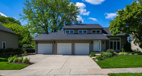 833 Huntleigh Dr, Naperville, IL, 60540-8204 | Card Image