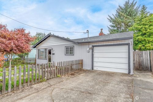 1208 S 8th Avenue, Kelso, WA, 98626 | Card Image