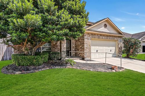 3400 Volterra Cir, Friendswood, TX, 77546-3274 | Card Image