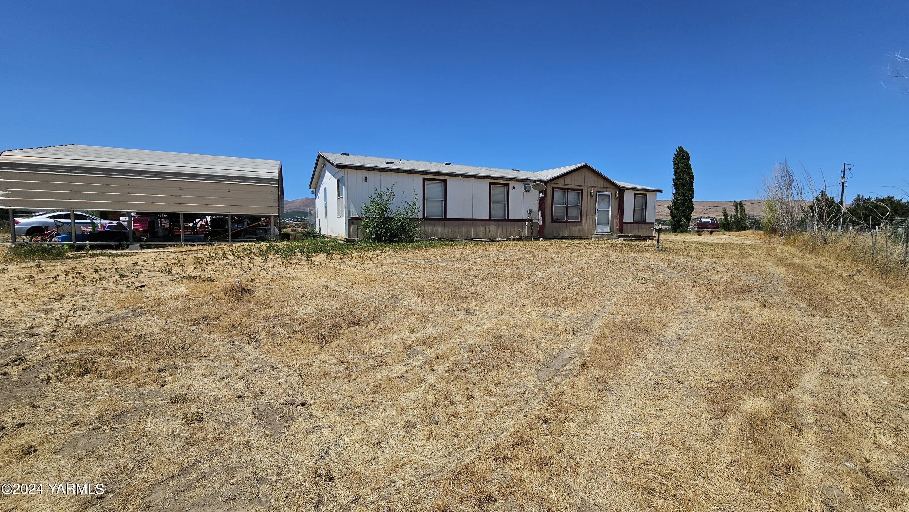 Douglas Rd, Yakima, WA 98908
