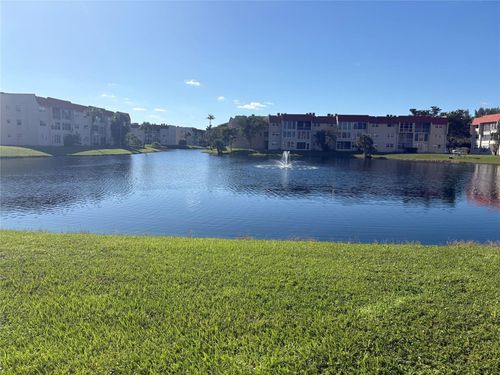 106-2900 W Sunrise Lakes Dr, Sunrise, FL, 33322-1686 | Card Image