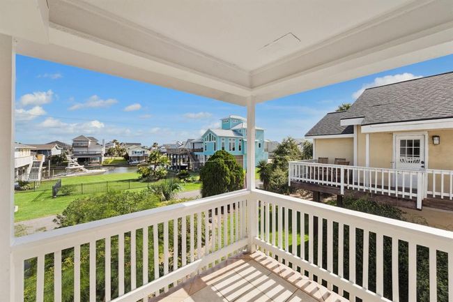 1330 Coral Way, House other with 4 bedrooms, 5 bathrooms and 3 parking in Tiki Island TX | Image 40