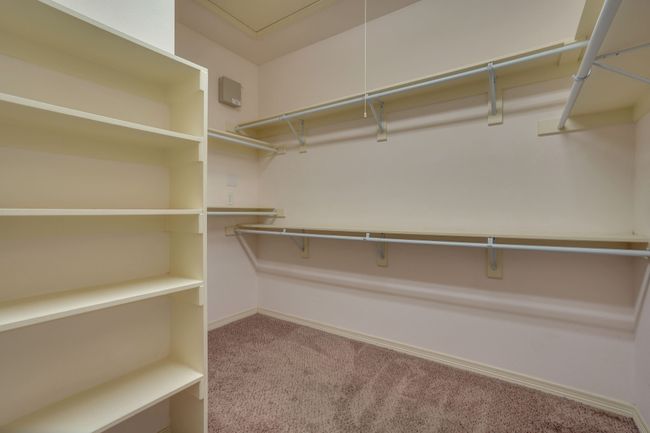 617 E Worth St, House other with 3 bedrooms, 2 bathrooms and null parking in Grapevine TX | Image 17