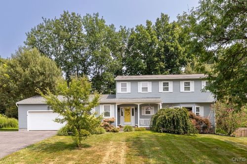 8174 Old Sunridge Dr, Manlius, NY, 13104-2204 | Card Image