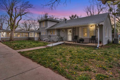 1202 S Walnut St, Newton, KS, 67114-4852 | Card Image
