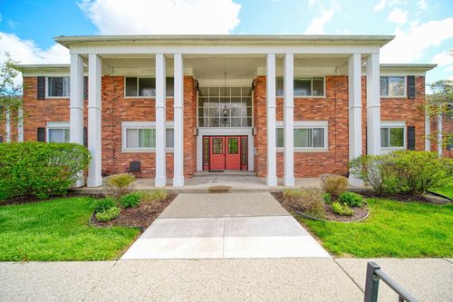207-525 Fairbrook St, Northville, MI, 48167-1342 | Card Image