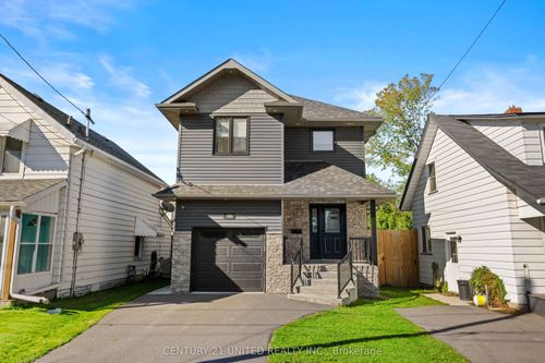 {{alt}} | Card Image