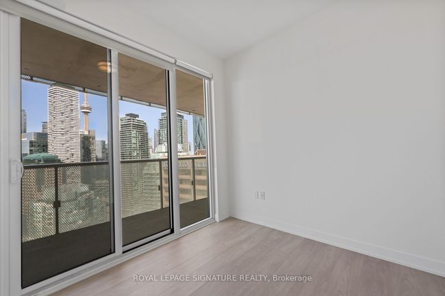3305 - 15 Queens Quay E, Condo with 3 bedrooms, 2 bathrooms and 1 parking in Toronto ON | Image 9