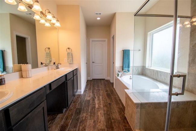 11823 Champions Forest Dr, House other with 4 bedrooms, 4 bathrooms and 7 parking in Mont Belvieu TX | Image 13