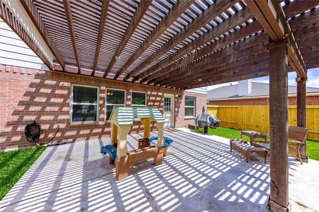 13907 Bonnetbriar Ln, House other with 3 bedrooms, 3 bathrooms and 2 parking in Sugar Land TX | Image 6