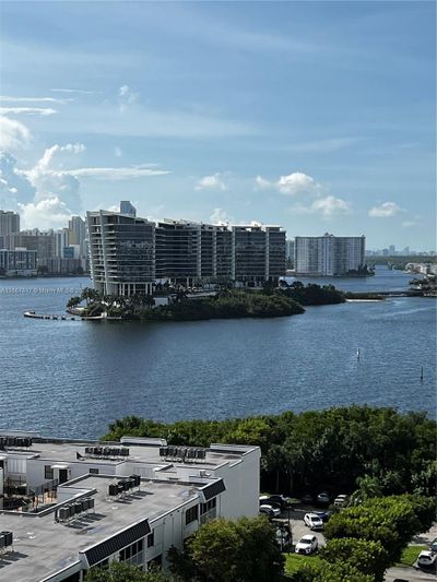 1502 - 3400 Ne 192nd St, Condo with 2 bedrooms, 2 bathrooms and null parking in Aventura FL | Image 1