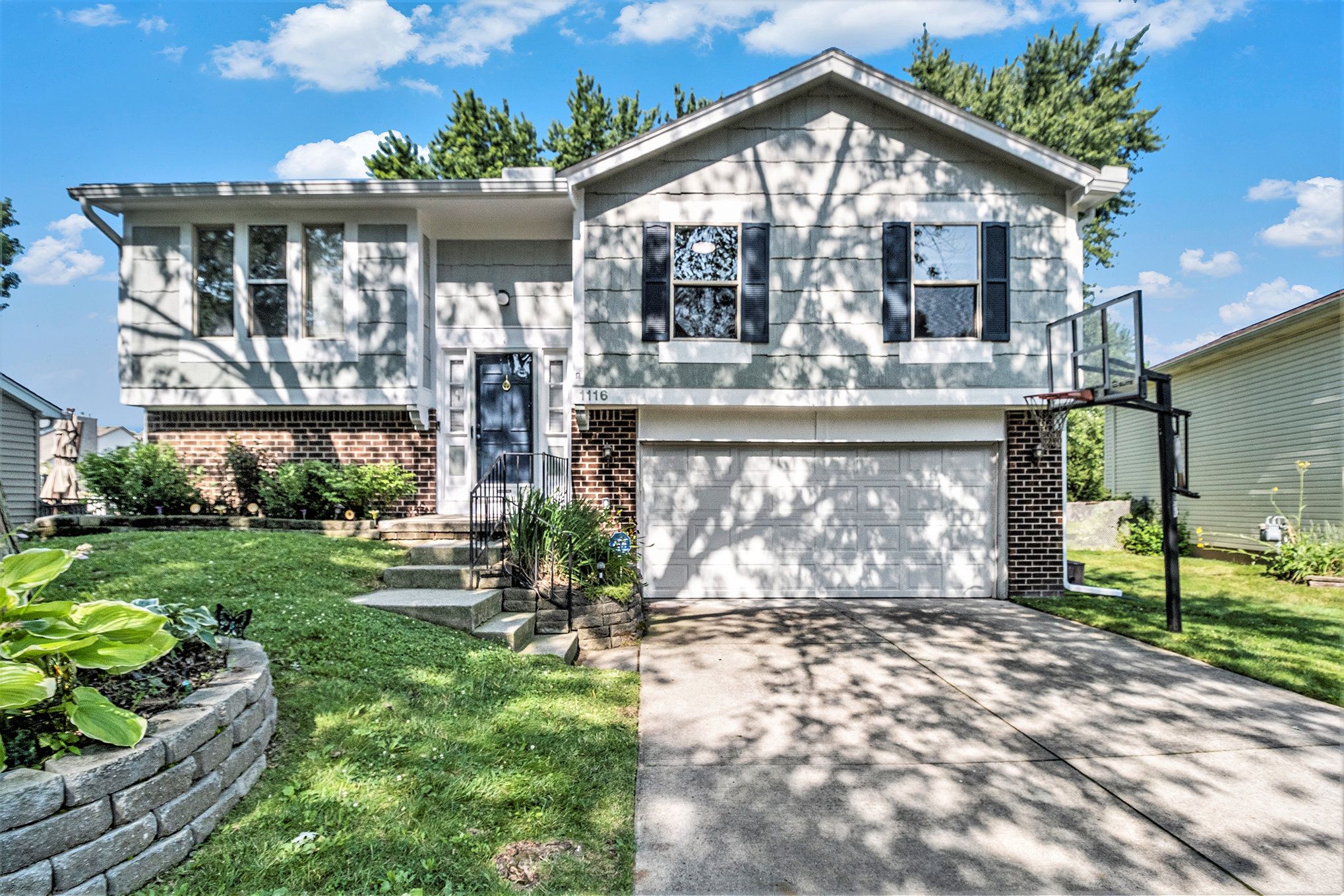 Heritage Dr, Canton, MI 48188