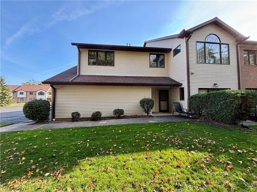 7272 Village Dr, Concord Township, OH, 44060-6595 | Card Image
