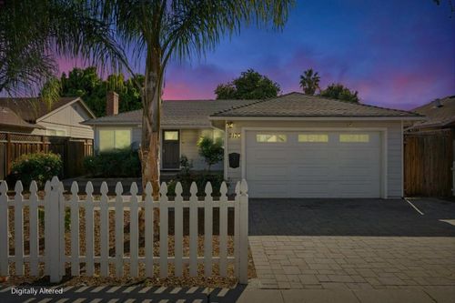 2170 Clarke Ave, East Palo Alto, CA, 94303-2714 | Card Image