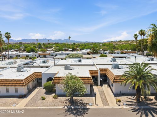 w-660 E River Rd, Tucson, AZ, 85704-5834 | Card Image