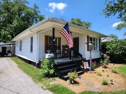 611 S Halliday Ave, Du Quoin, IL, 62832-1919 | Card Image