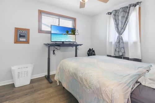 17057 Park Ave, Lansing, IL, 60438-1134 | Card Image